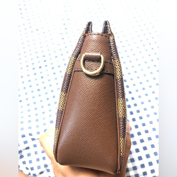 Louis Vuitton Damier Ebene Pochette Handbag - Picture 5 of 11